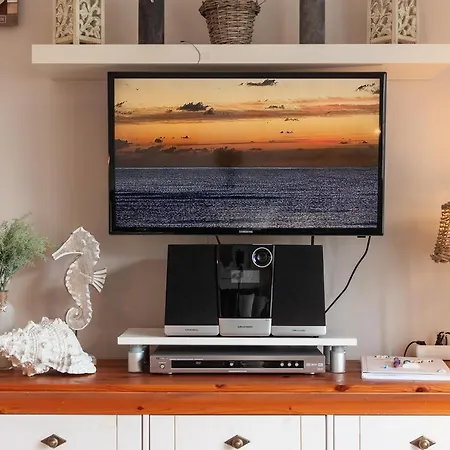 Hus Willem Ii 18, Muschelstuebchen Mit Strandkorb *