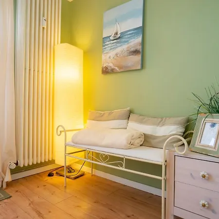 Hus Willem Ii 18, Muschelstuebchen Mit Strandkorb